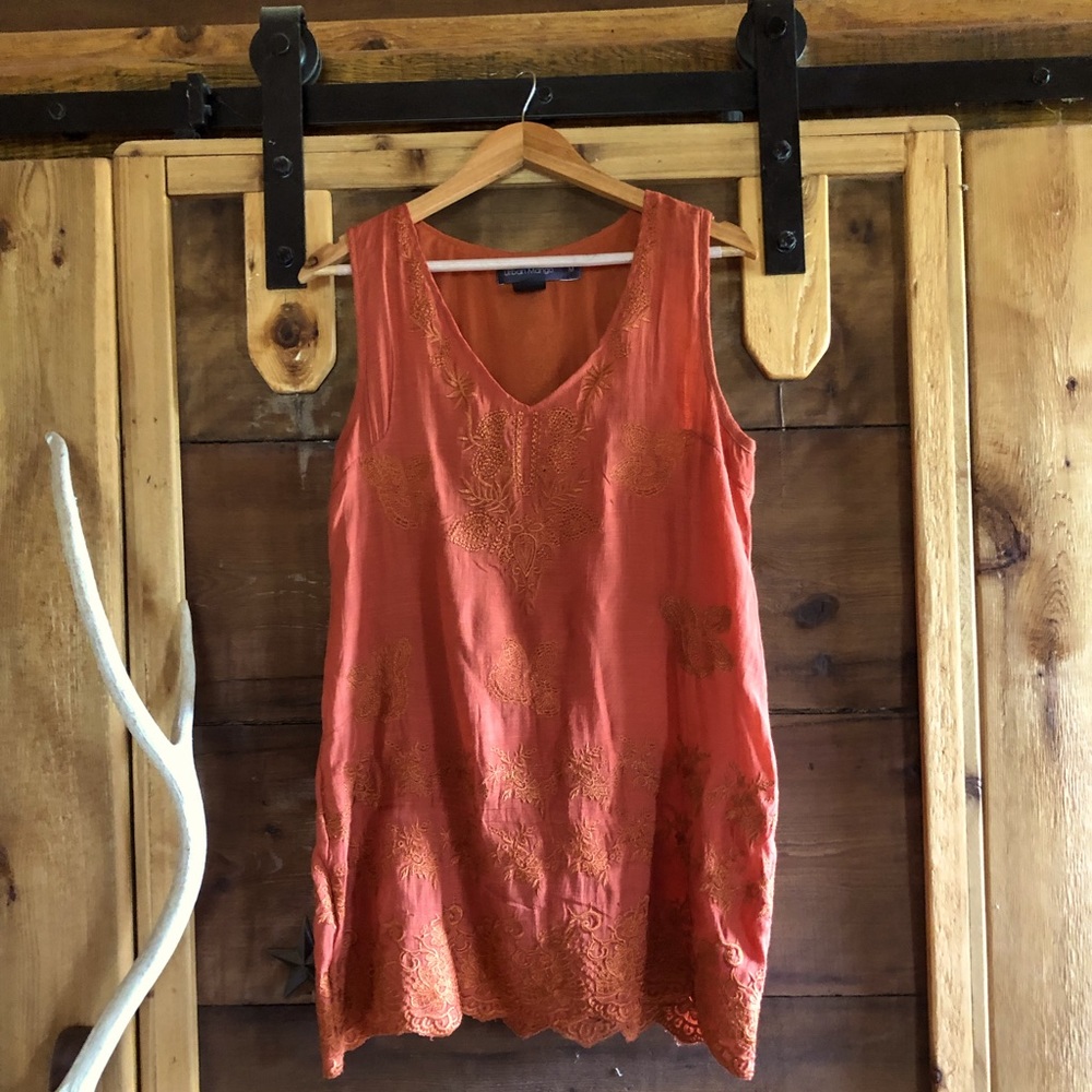 Sleeveless top by Urban Mango